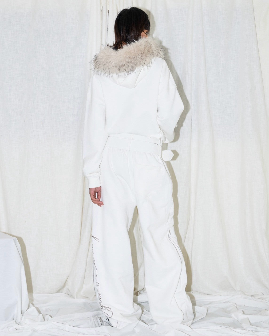 【EYEER】Belted Fur Hoodie Zip-up