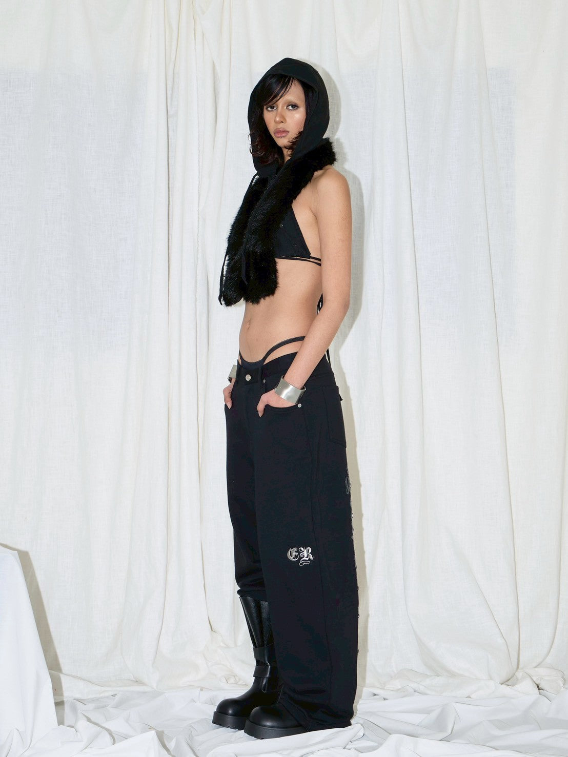【EYEER】Stud&Hotfix Detail Sweatpants