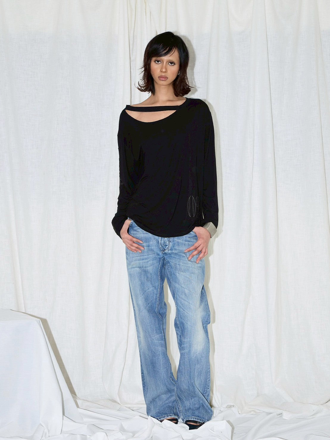 【EYEER】02 Logo One Shoulder Long Sleeve