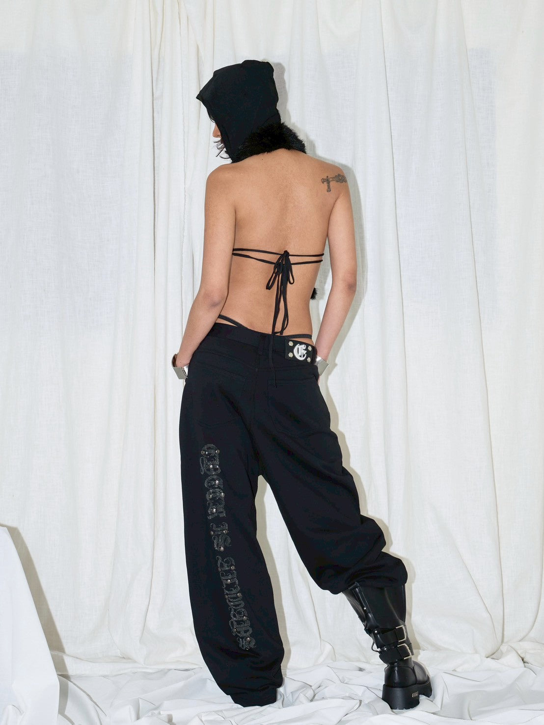 【EYEER】Stud&Hotfix Detail Sweatpants