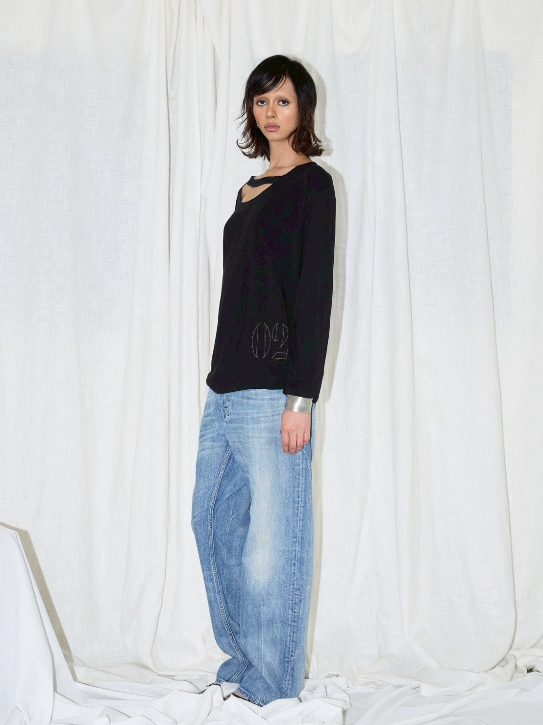 【EYEER】02 Logo One Shoulder Long Sleeve