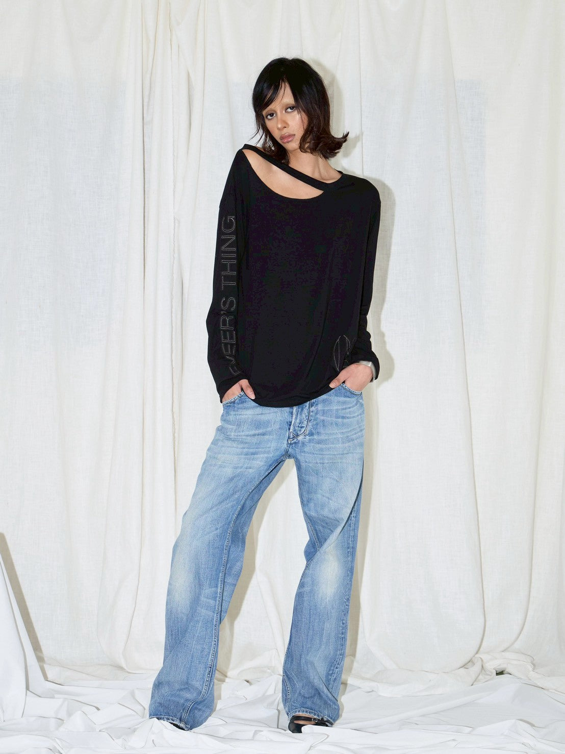 【EYEER】02 Logo One Shoulder Long Sleeve