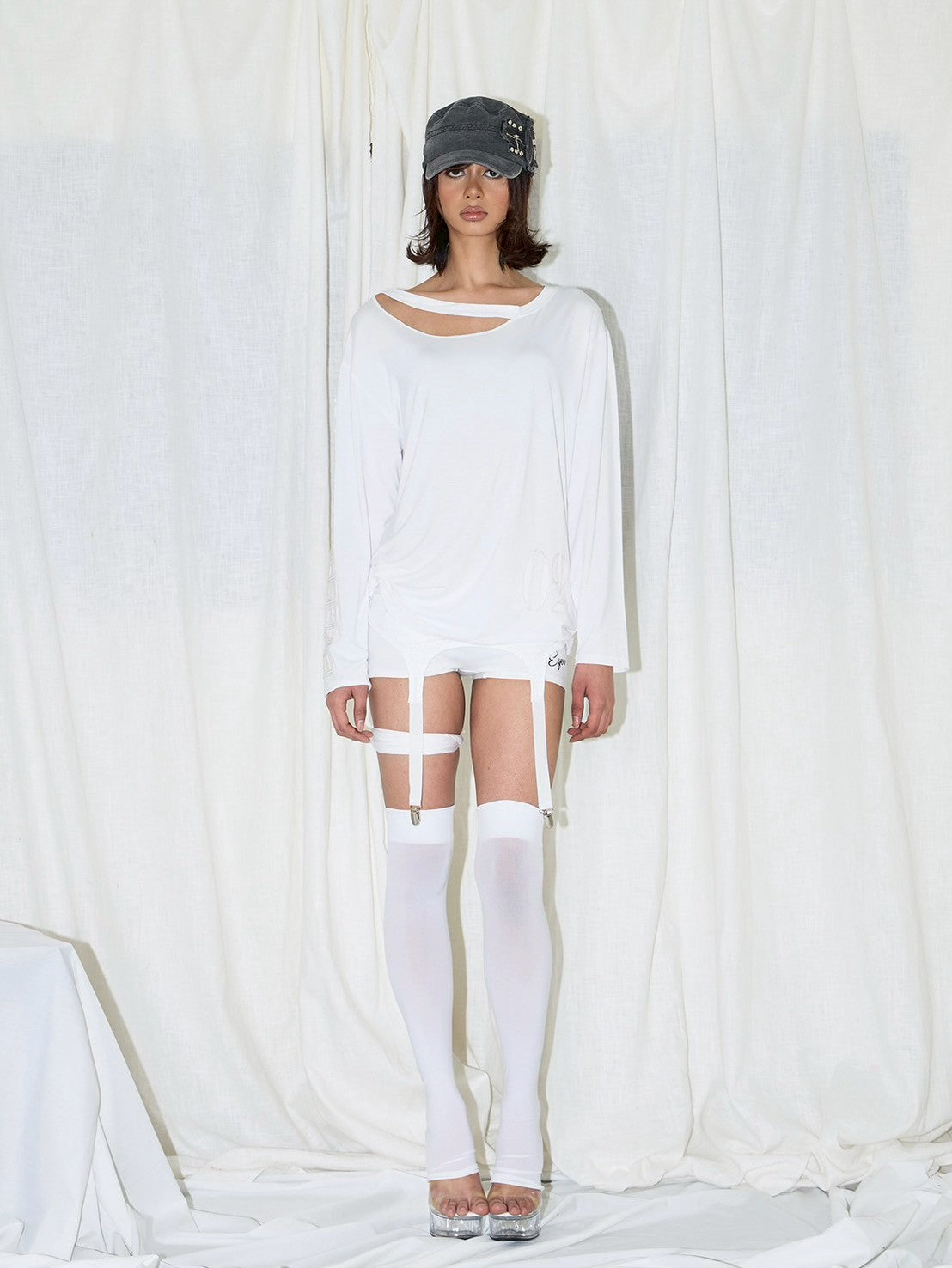 【EYEER】02 Logo One Shoulder Long Sleeve