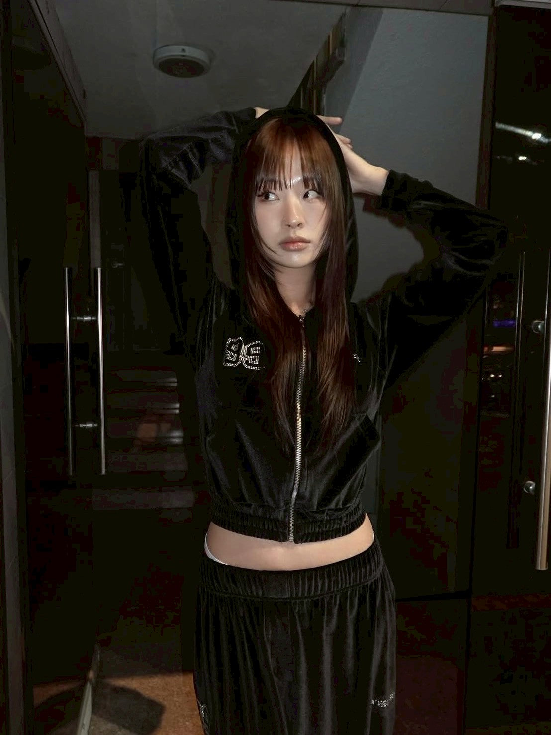 【EYEER】Hotfix Velvet Hooded Zip-up