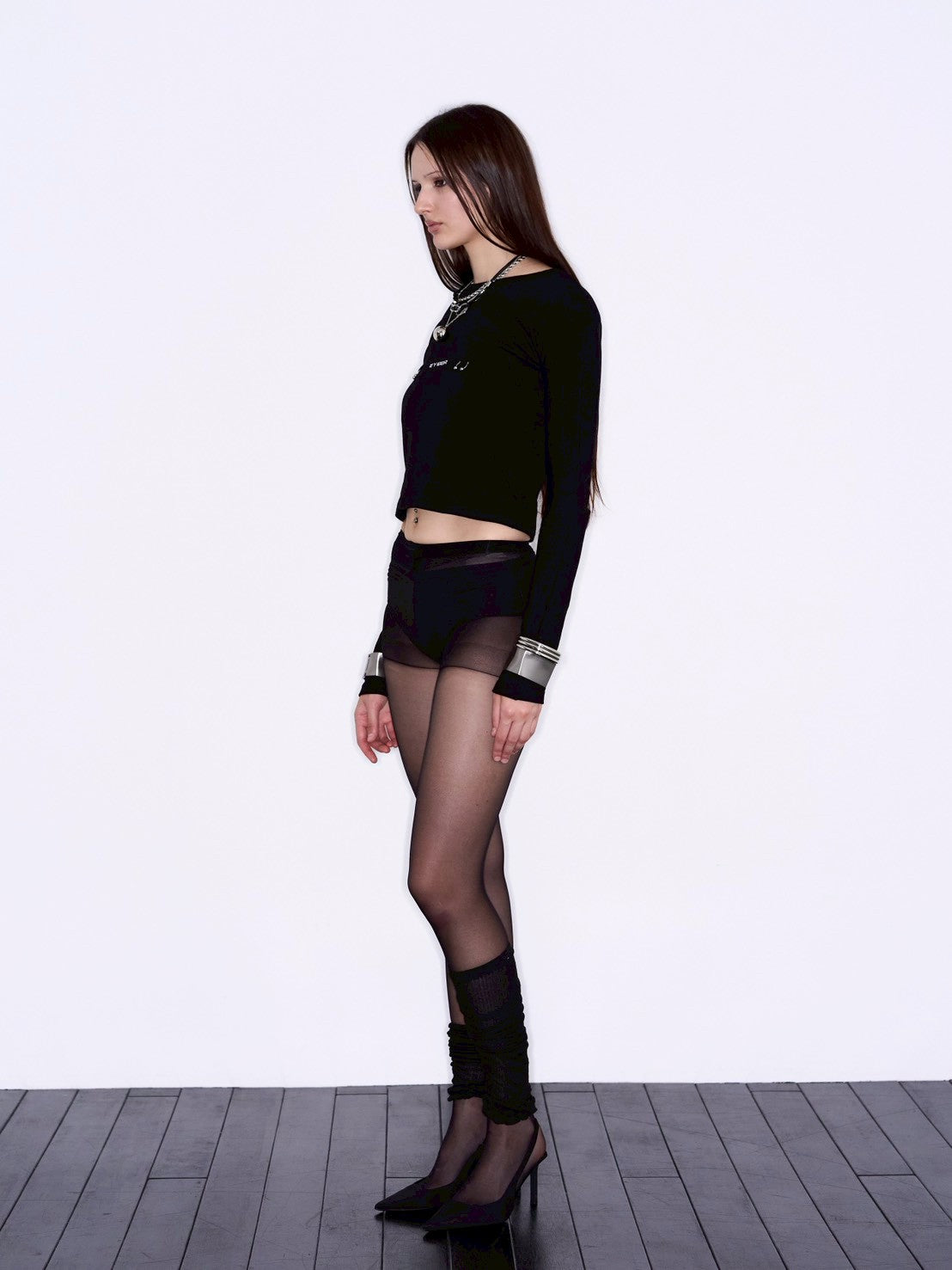 【EYEER】Piercing Long Sleeve Tee