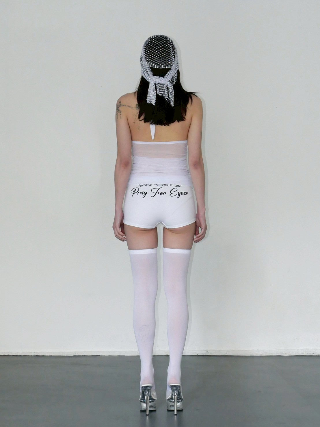 【EYEER】Script Logo Halter-Neck Top