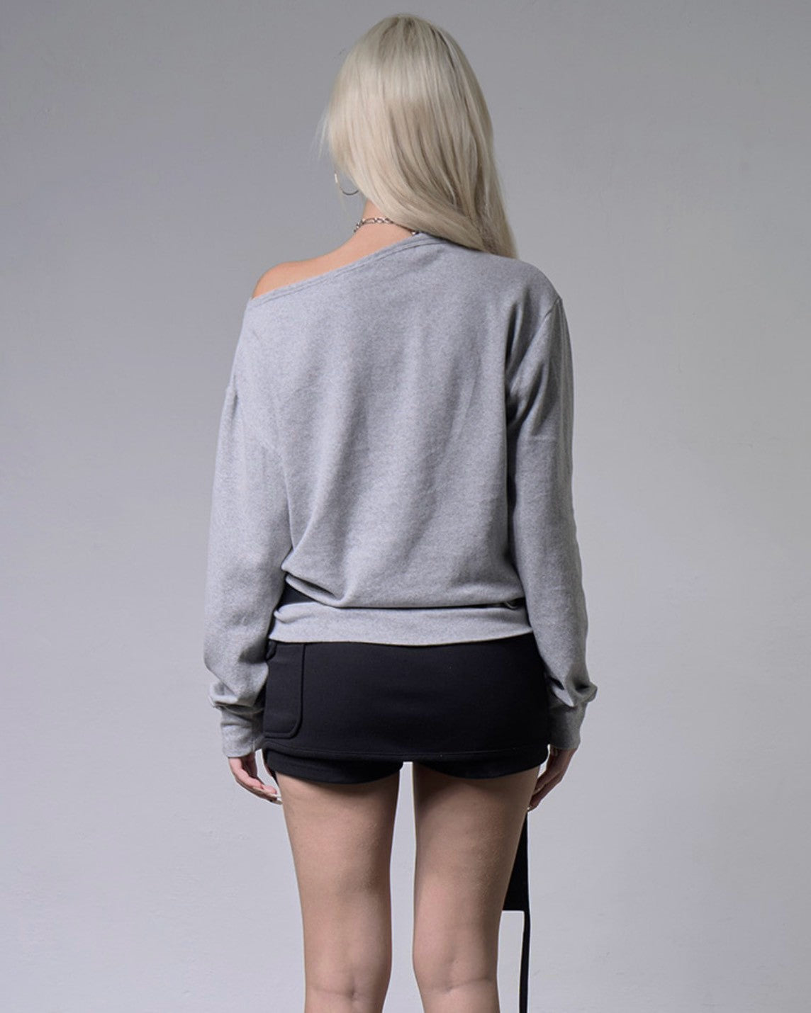 【FANCY CLUB】PIXEL CROSS ONE-SHOULDER SWEATSHIRT