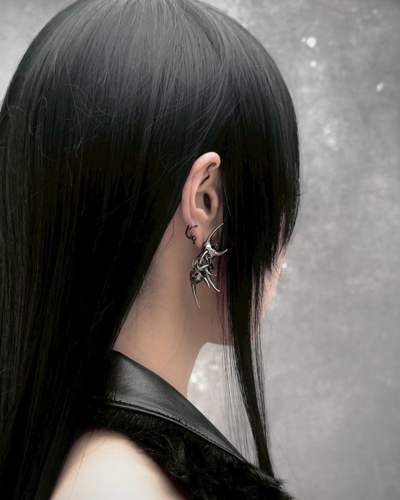 【IIIMIII】Twin Fang Demon Earrings