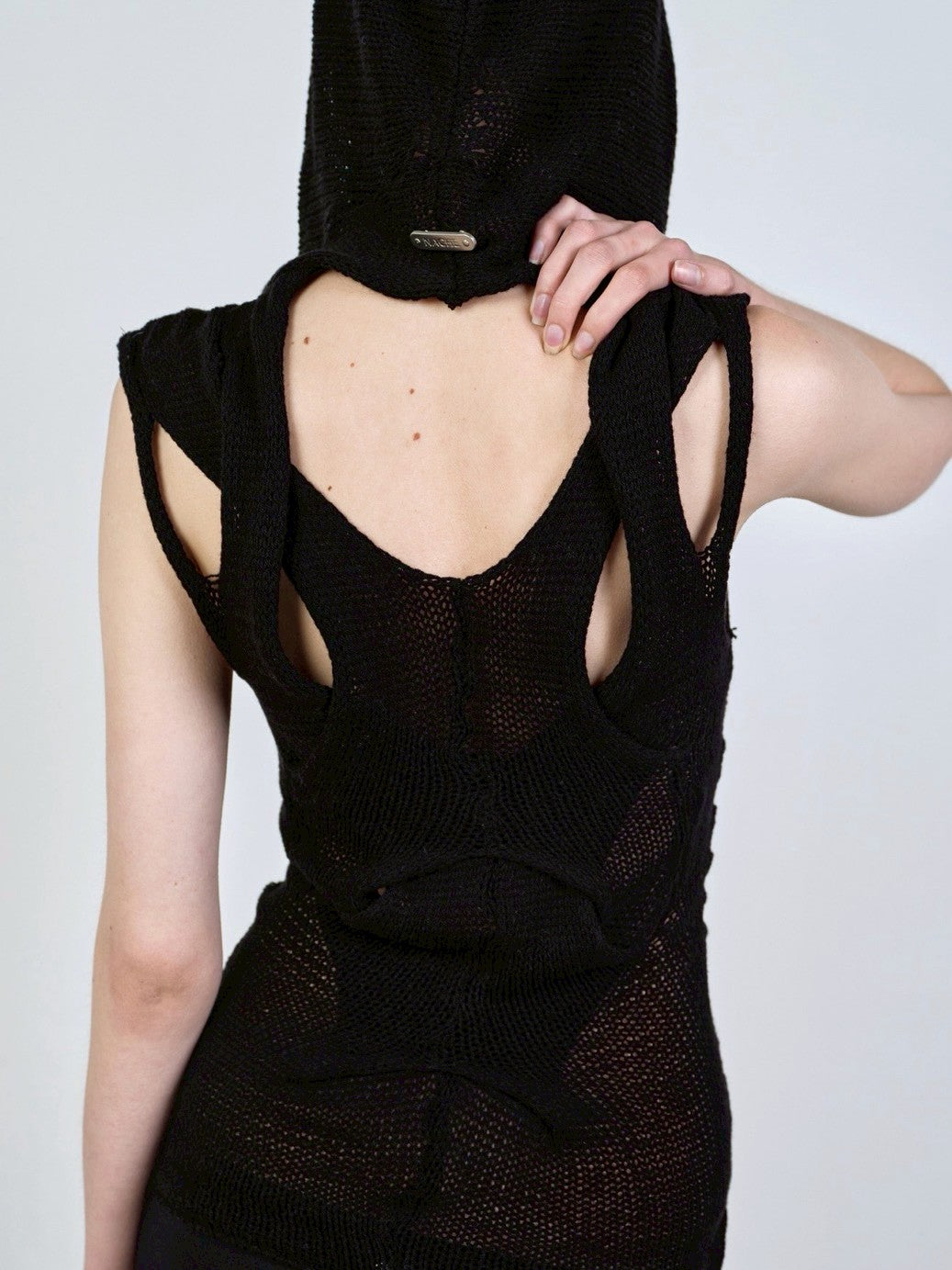 【NACHE】OUT IN KNITTED SLEEVELESS
