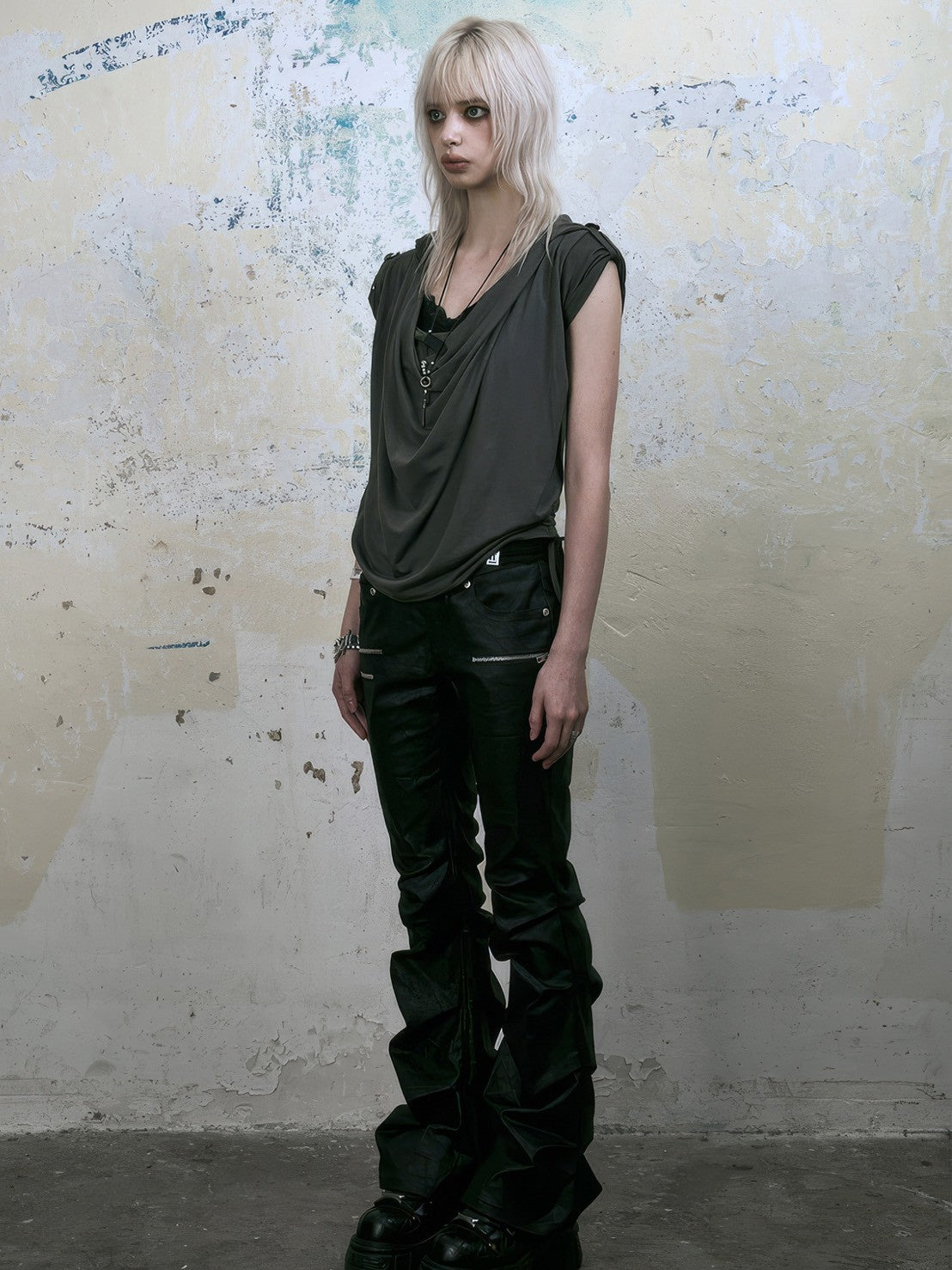 【NOT KNOWING】Mili Drape Half Hoodie