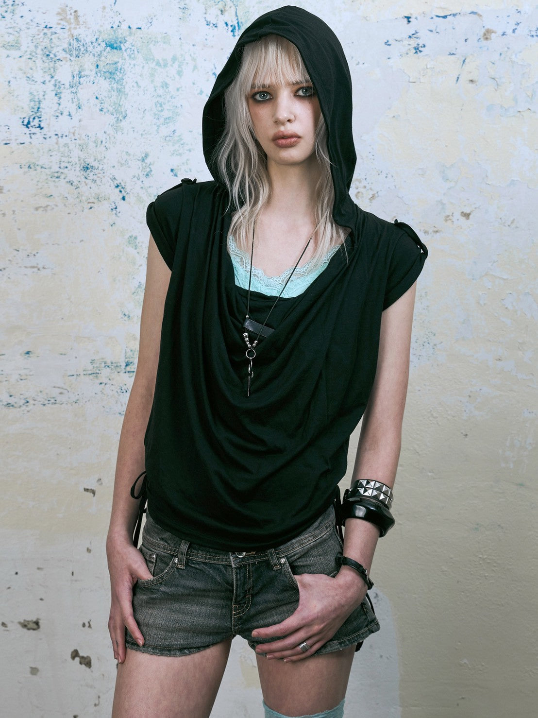 【NOT KNOWING】Mili Drape Half Hoodie