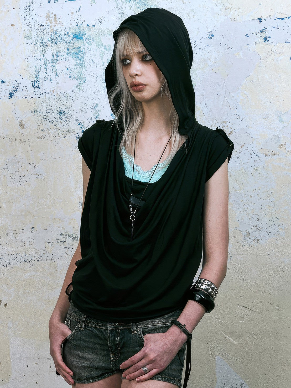 【NOT KNOWING】Mili Drape Half Hoodie