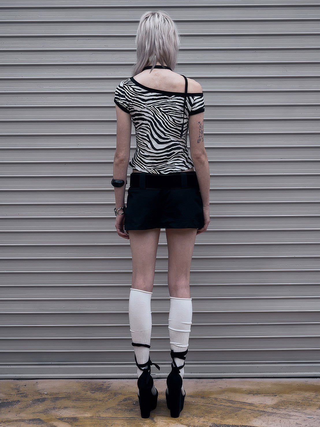 【NOT KNOWING】One Shoulder Ringer Top