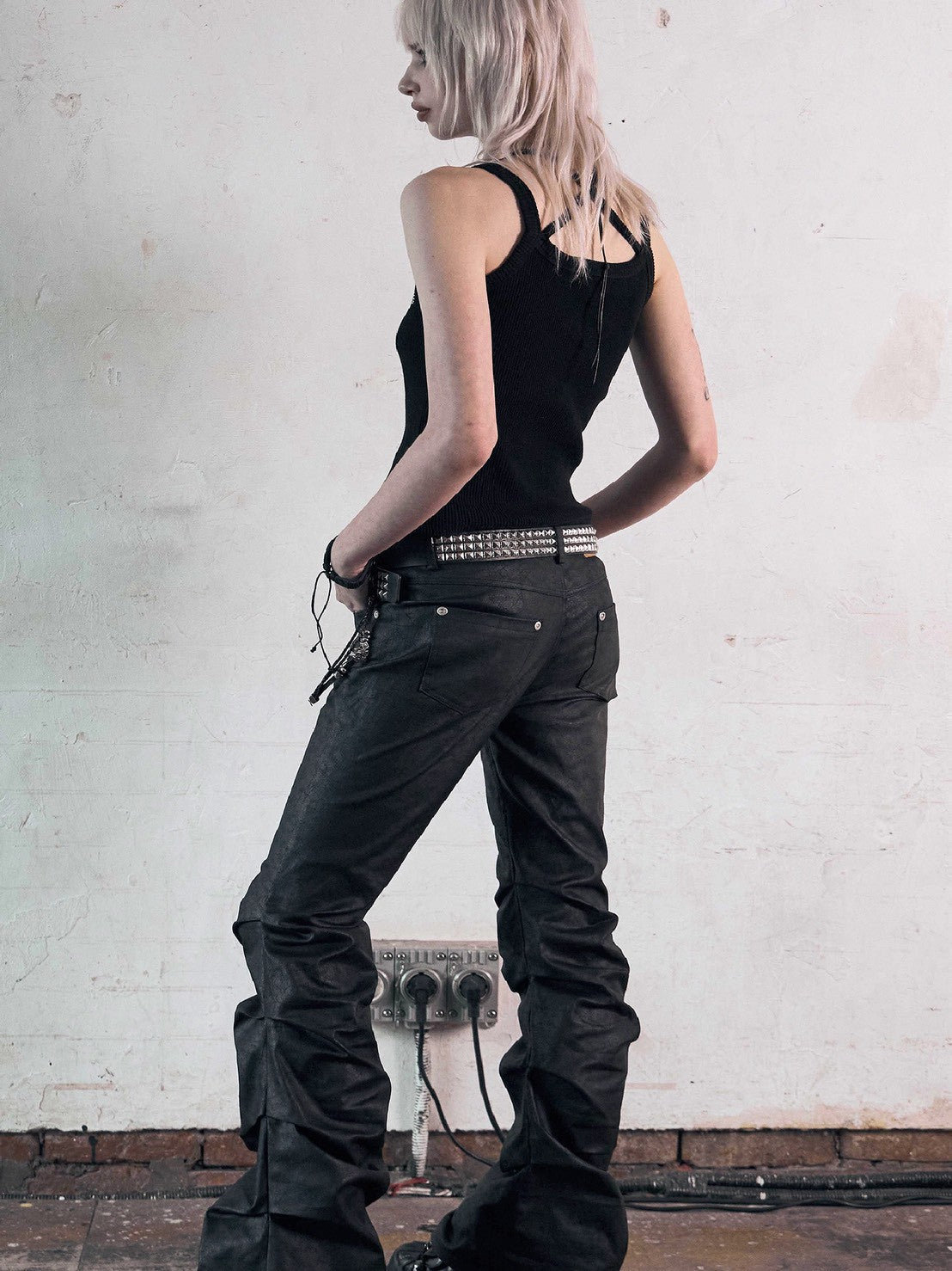 【NOT KNOWING】Hotfix Ribbed Tank Top