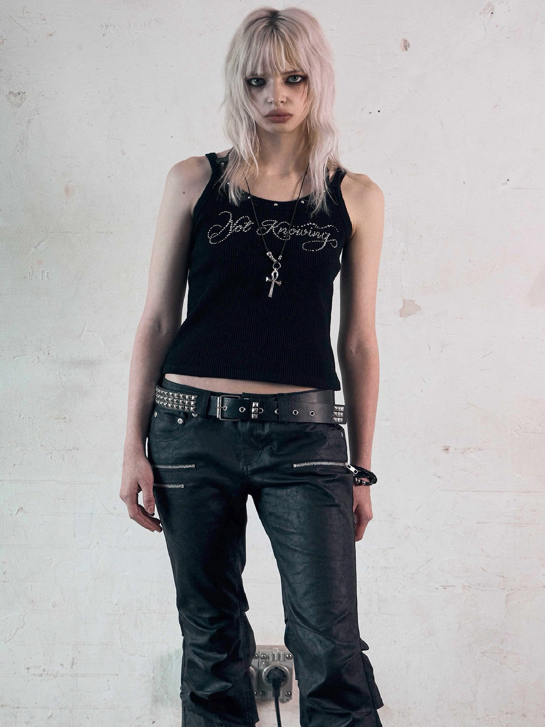 【NOT KNOWING】Hotfix Ribbed Tank Top