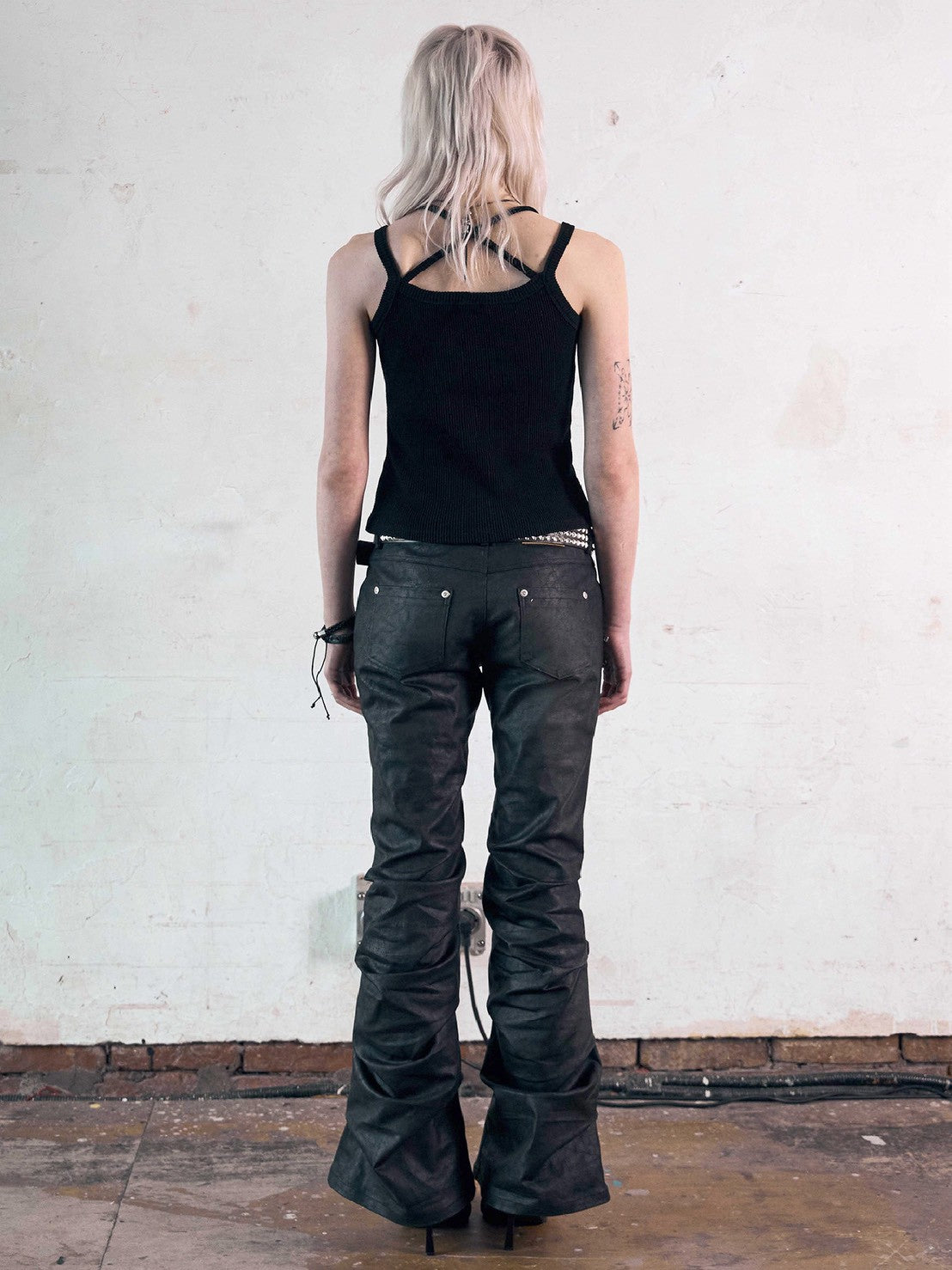 【NOT KNOWING】Hotfix Ribbed Tank Top