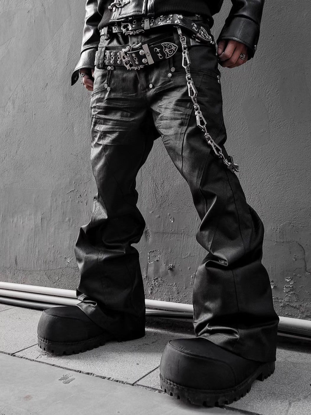【RICH】Machine-wax Flare Pant