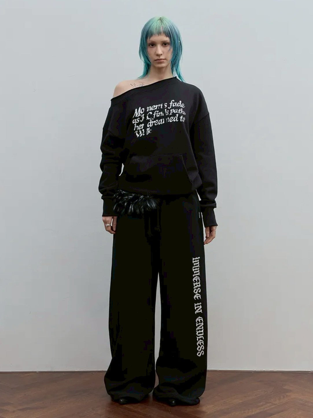 【ROCK CAKE】Washed Off Shoulder Sweatshirt