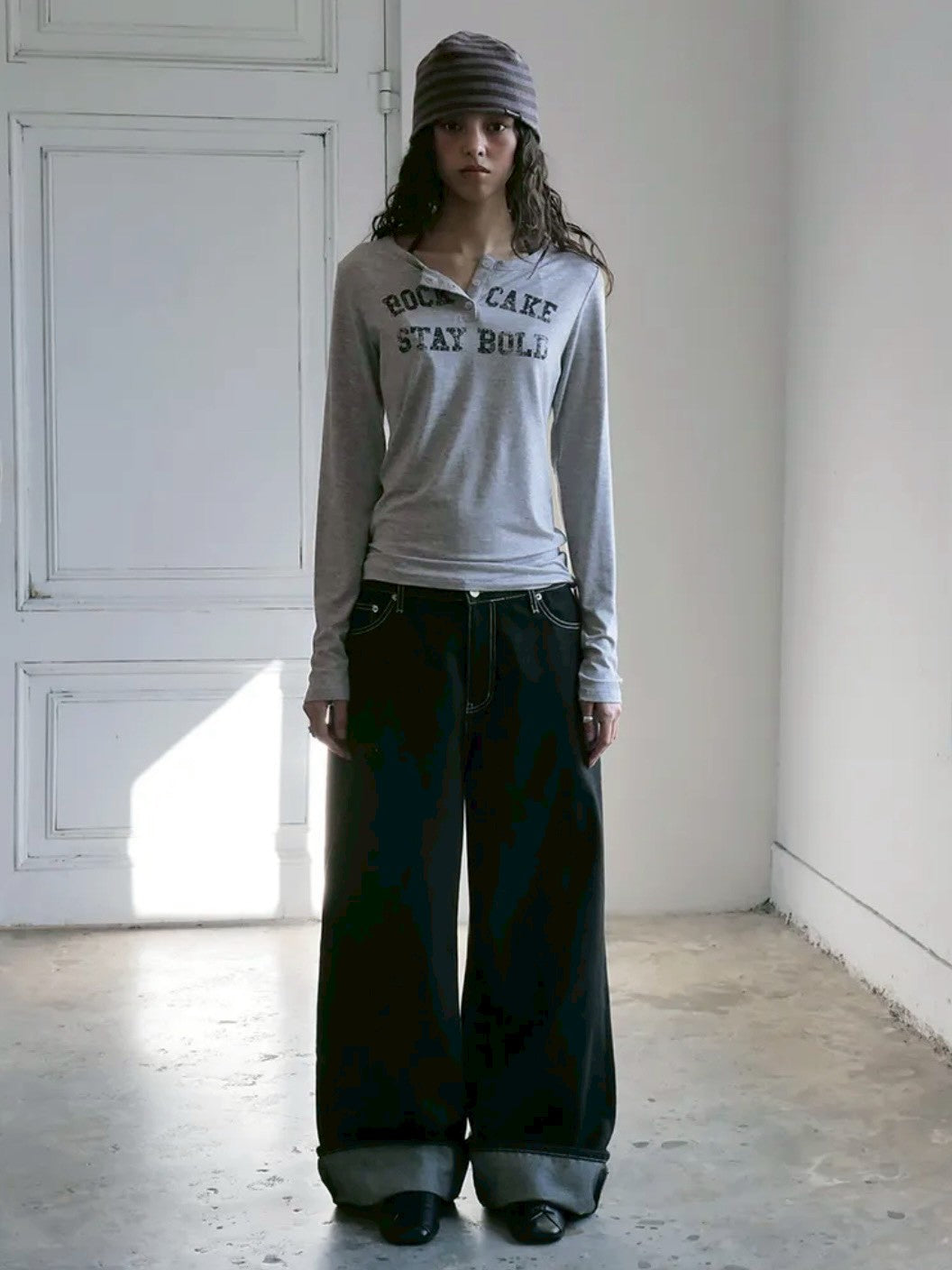 【ROCK CAKE】Classic Henly Neck Top