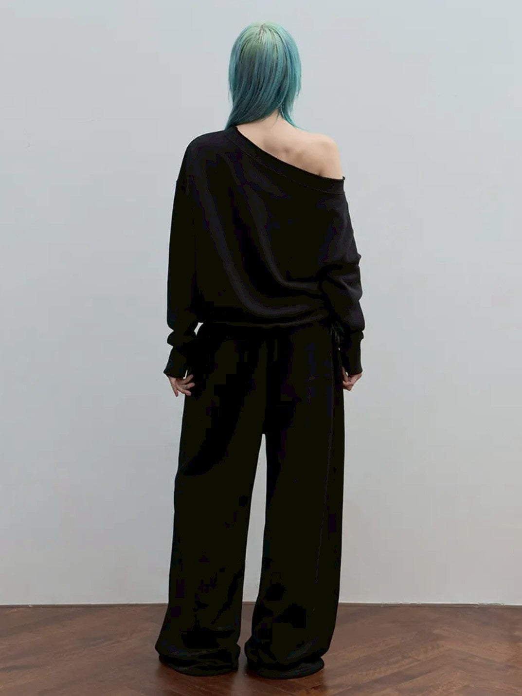【ROCK CAKE】Washed Off Shoulder Sweatshirt