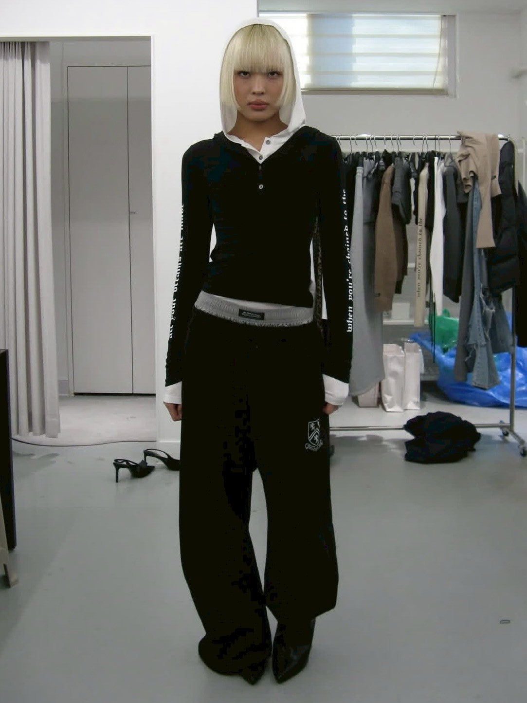 【ROCK CAKE】Sleeve Lettering Hoodie
