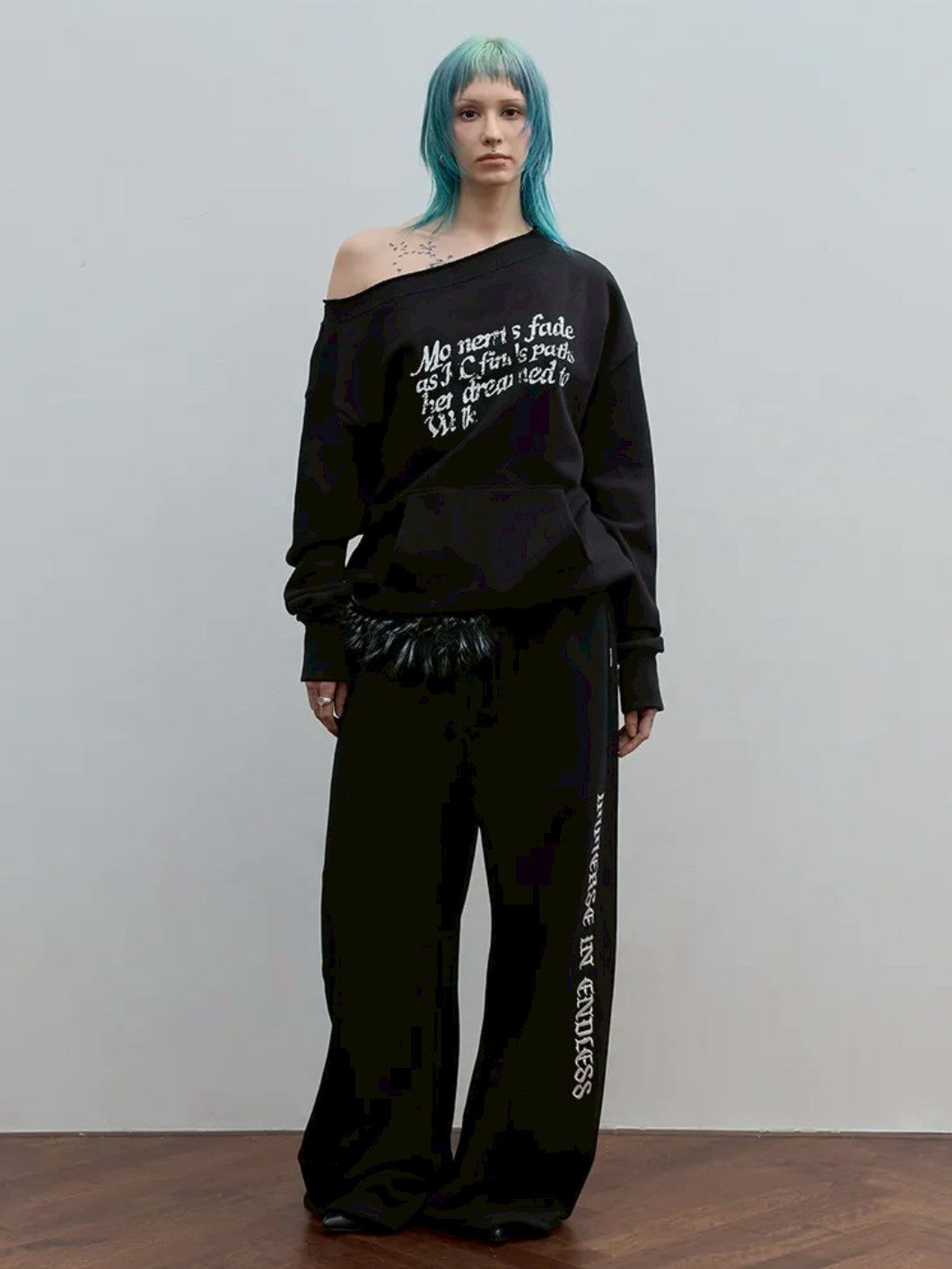 【ROCK CAKE】Washed Off Shoulder Sweatshirt