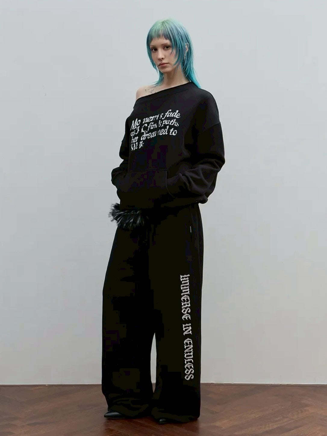 【ROCK CAKE】Washed Off Shoulder Sweatshirt