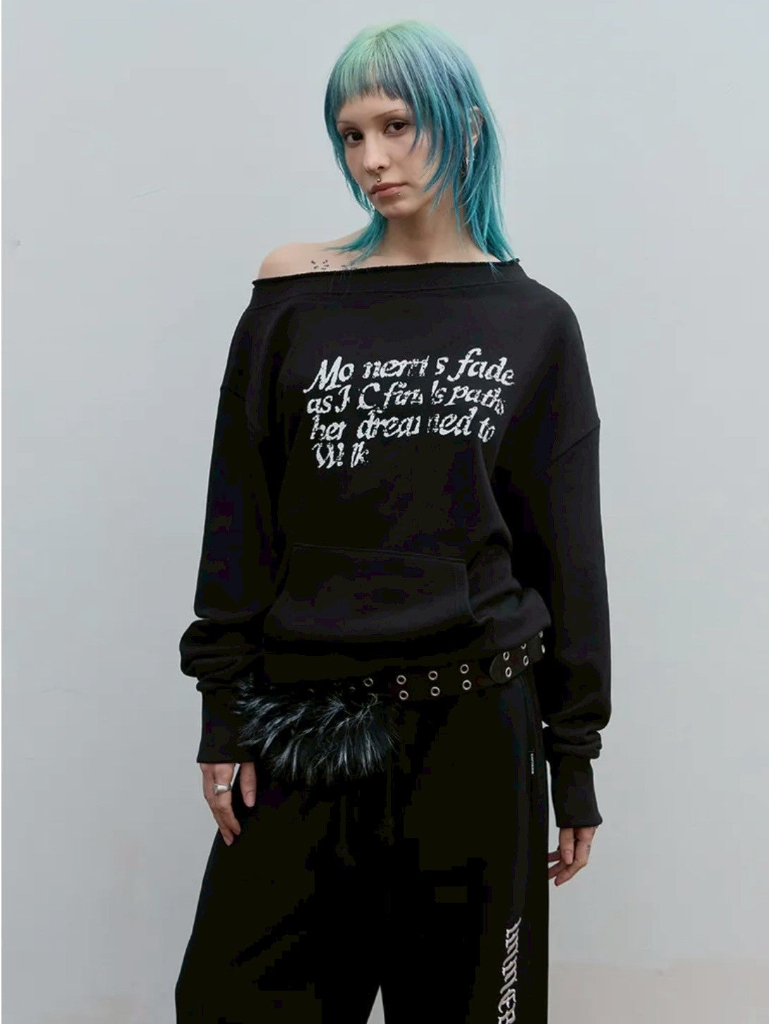 【ROCK CAKE】Washed Off Shoulder Sweatshirt
