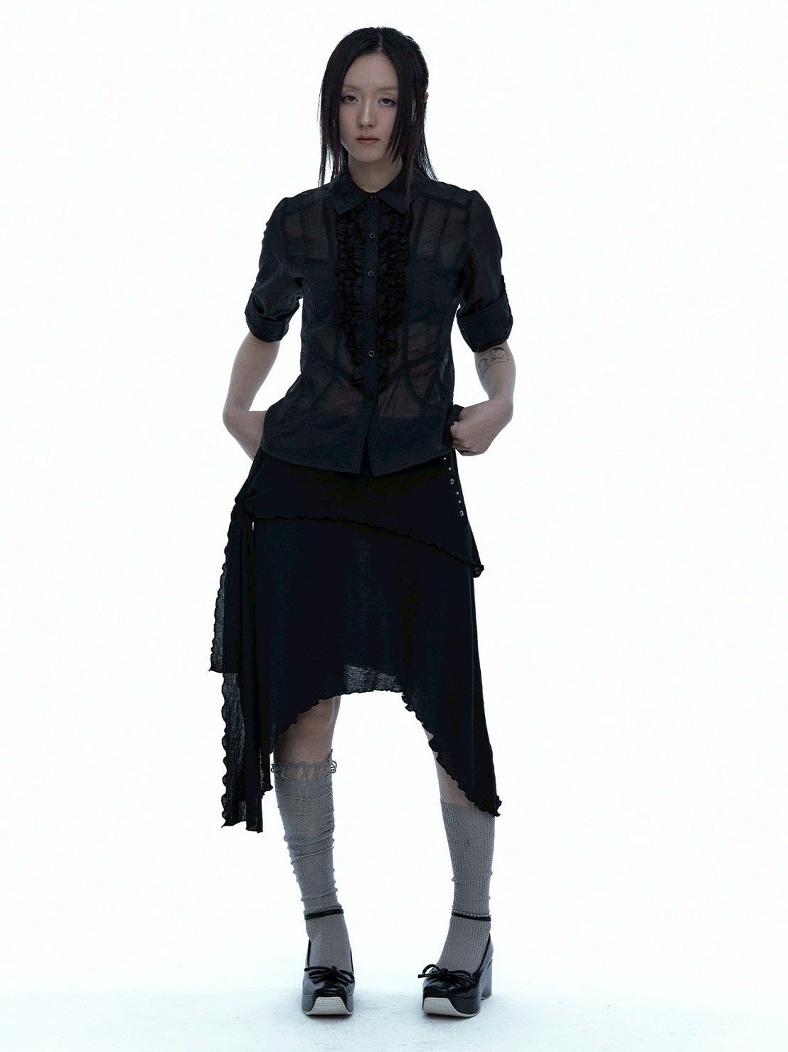 【ROUGH NECK】
Unbalanced Tie Knit Skirt