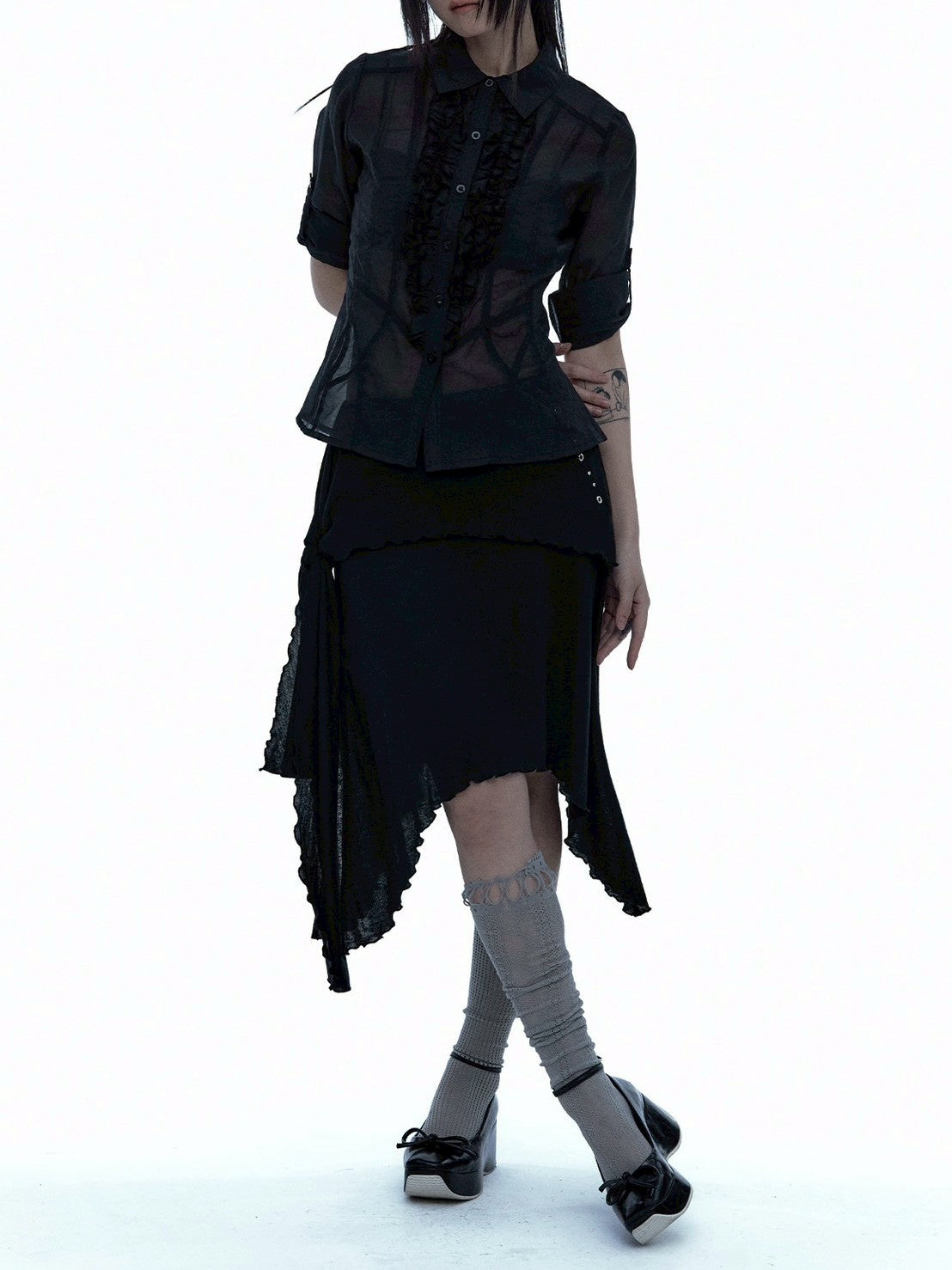 【ROUGH NECK】
Unbalanced Tie Knit Skirt