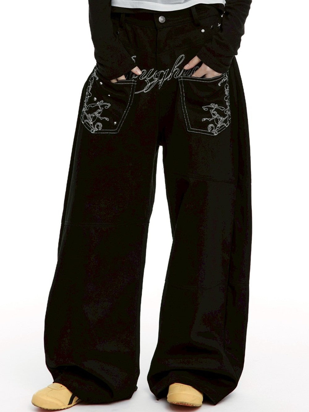 【ROUGH NECK】
Backflare Curved Pants