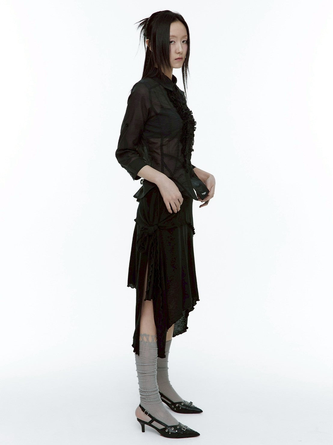 【ROUGH NECK】
Unbalanced Tie Knit Skirt