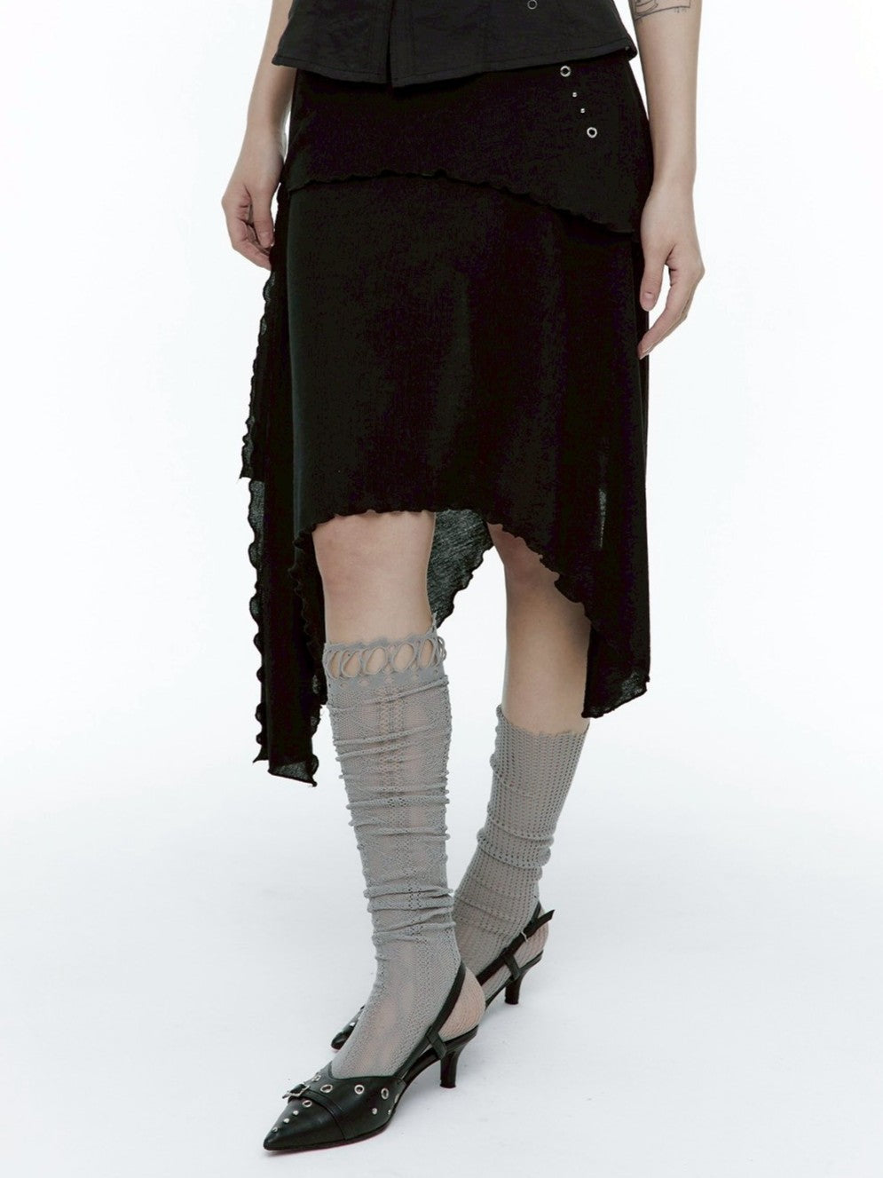 【ROUGH NECK】
Unbalanced Tie Knit Skirt