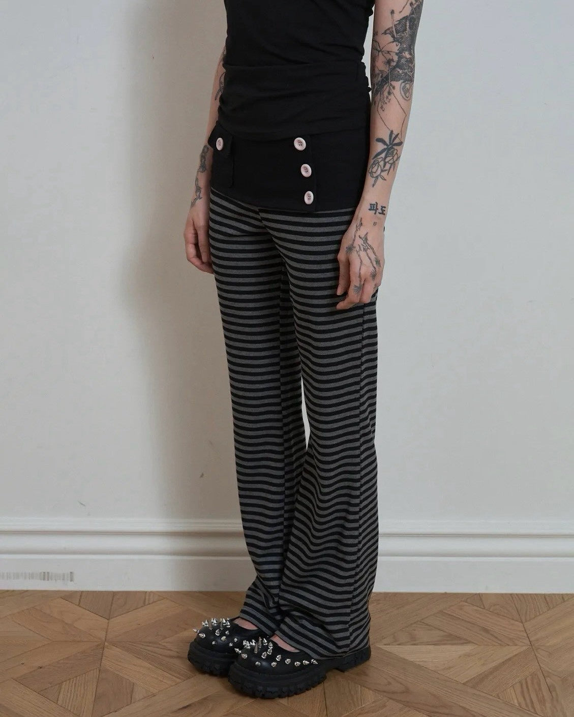 【SETUP-EXE】SKULL LOGO STRIPE FLARE PANTS