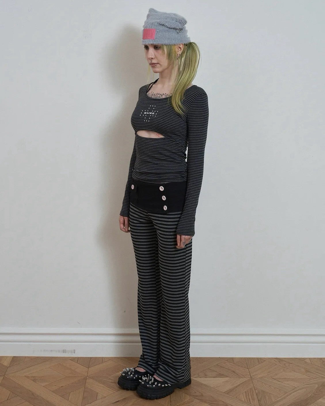 【SETUP-EXE】STRIPED U-NECK SLIT TEE