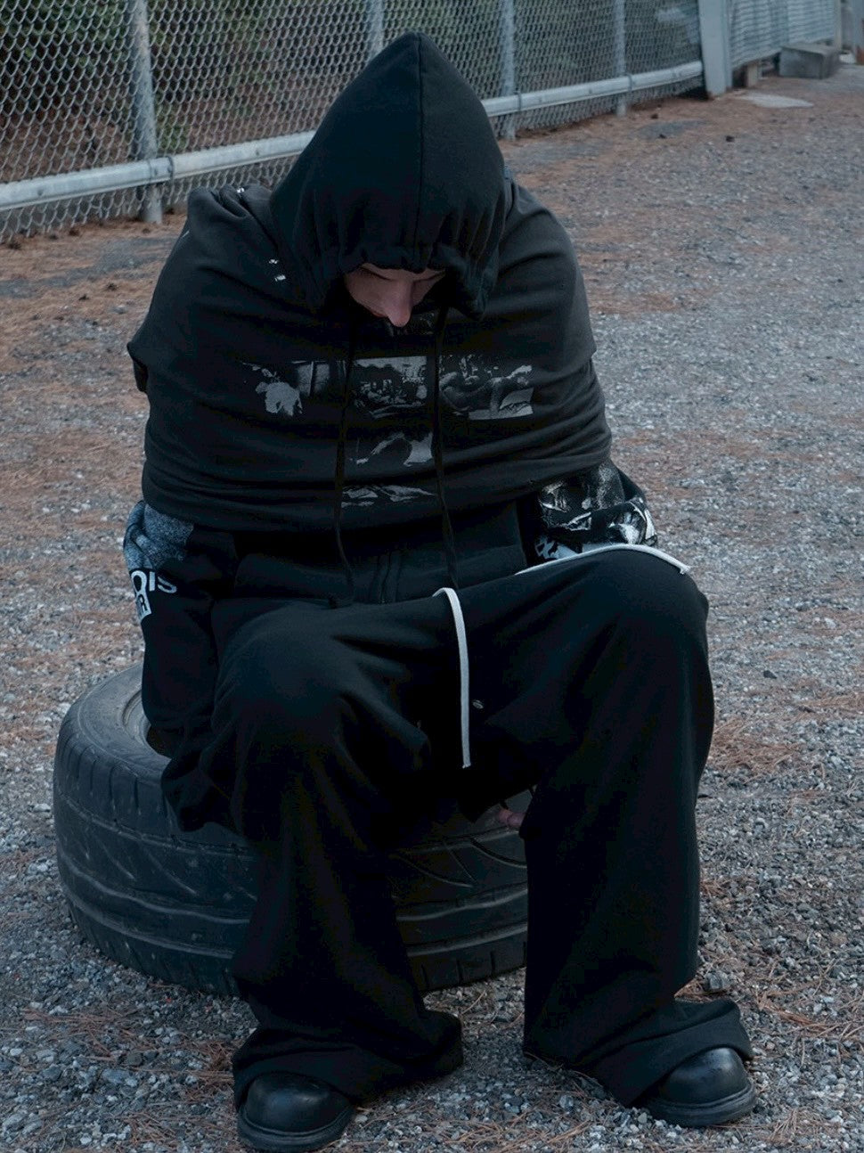 【SUNDAY OFF CLUB】Object Of Desire Zip up Hoodie