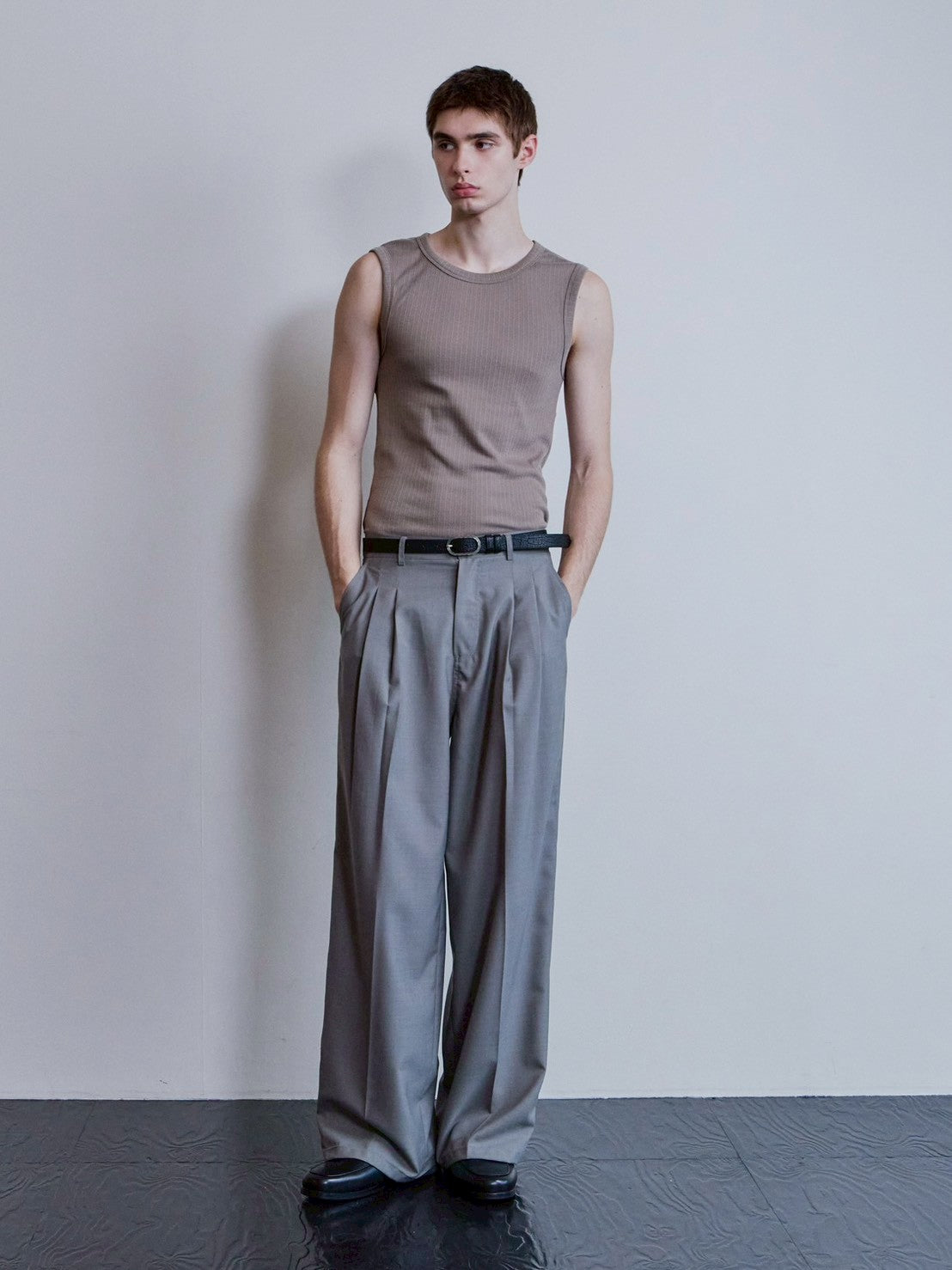【Waviness】Fluted Ribbed Sleeveless