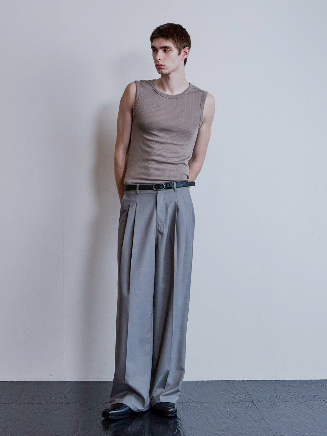 【Waviness】Fluted Ribbed Sleeveless