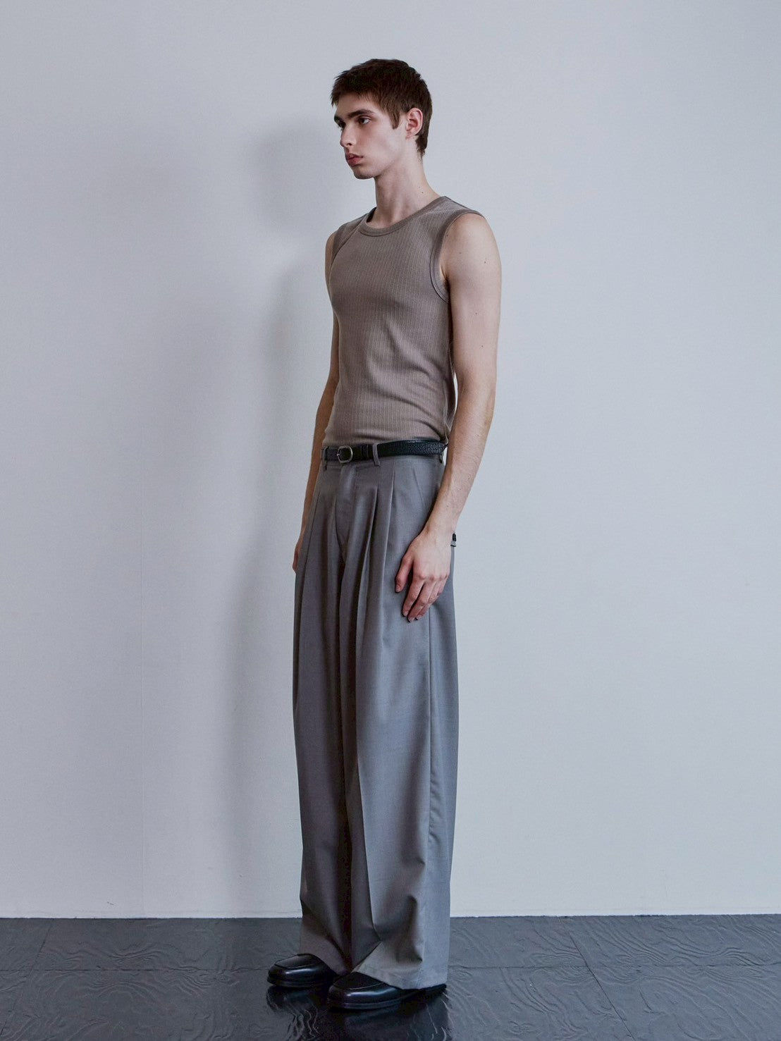 【Waviness】Fluted Ribbed Sleeveless