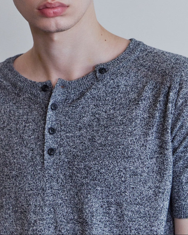 【Waviness】Saddle Line Henley-neck Half Knit