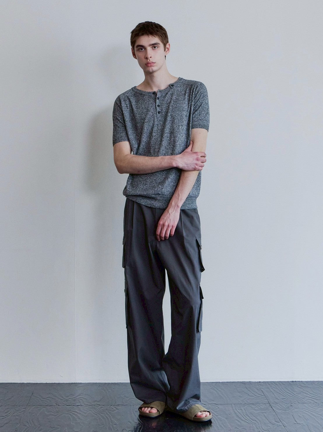 【Waviness】Saddle Line Henley-neck Half Knit
