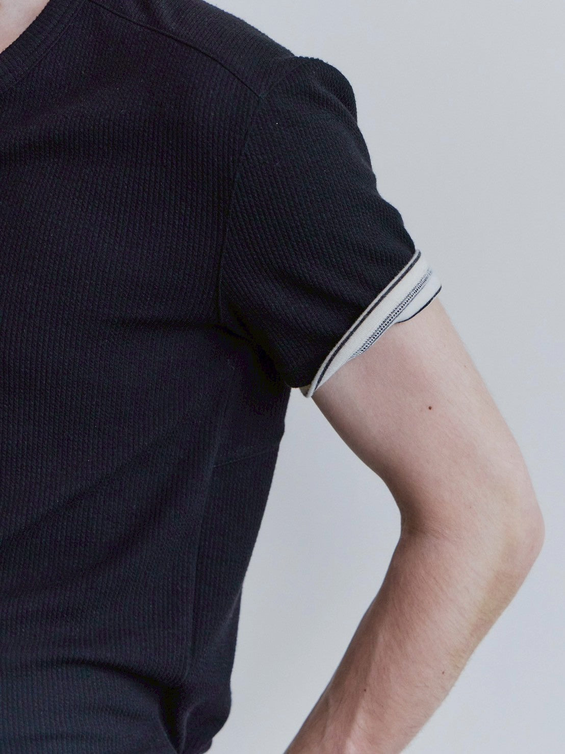【Waviness】Ribbed Layered Henley-neck T-shirts