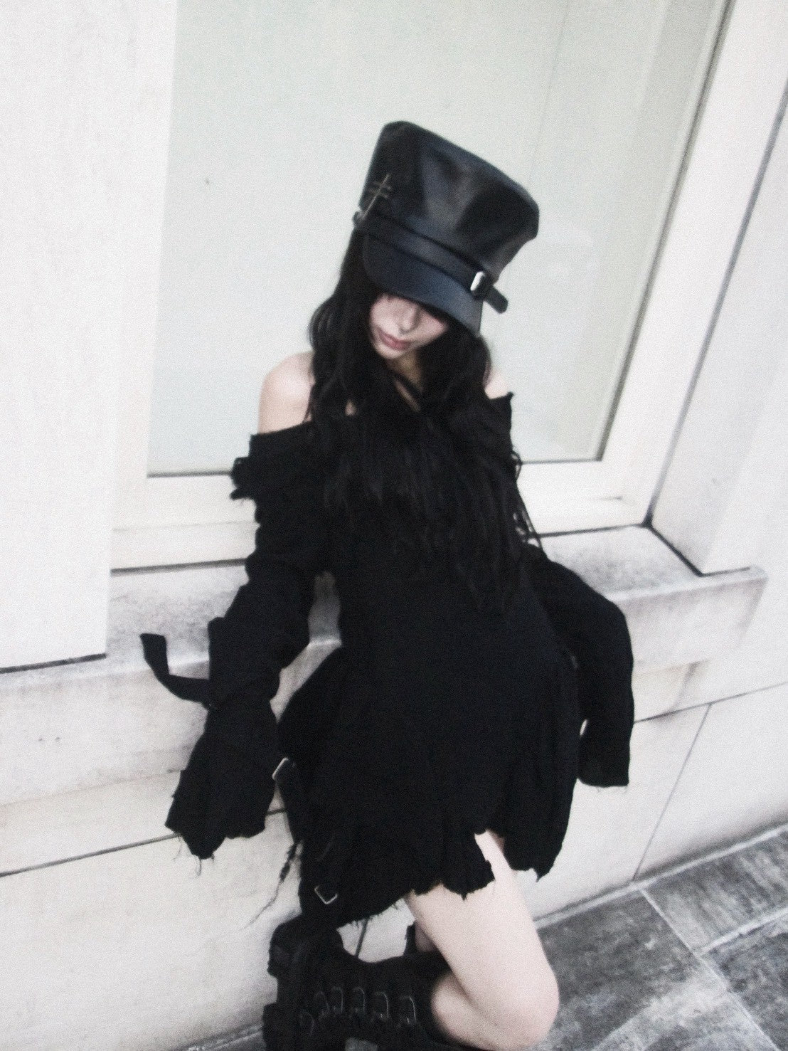 【YIKAI LABORATORY】LORRAINE CROSS SYMBOL LEATHER CAP