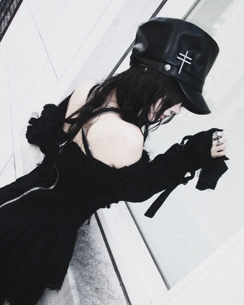【YIKAI LABORATORY】LORRAINE CROSS SYMBOL LEATHER CAP