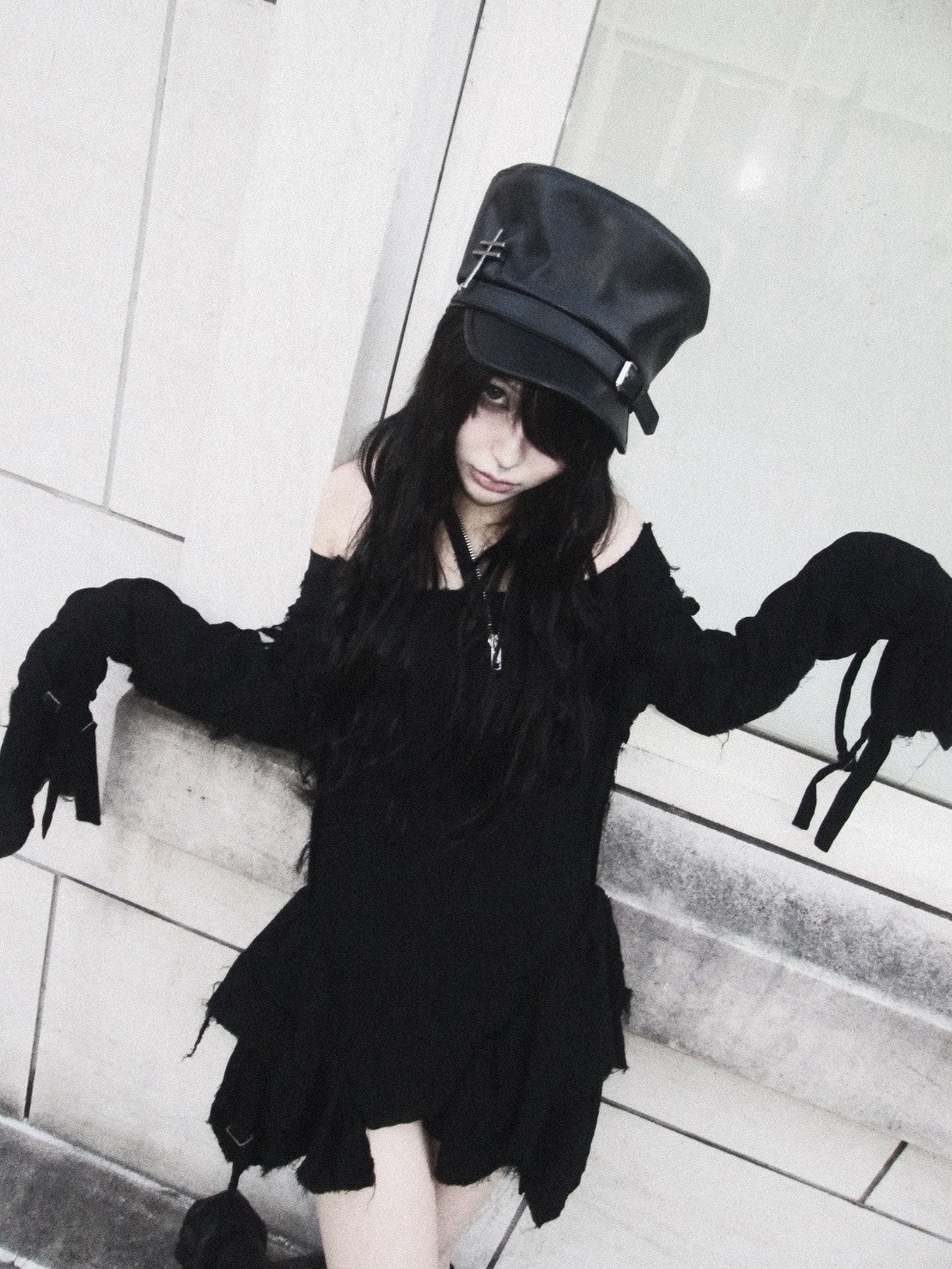 【YIKAI LABORATORY】LORRAINE CROSS SYMBOL LEATHER CAP