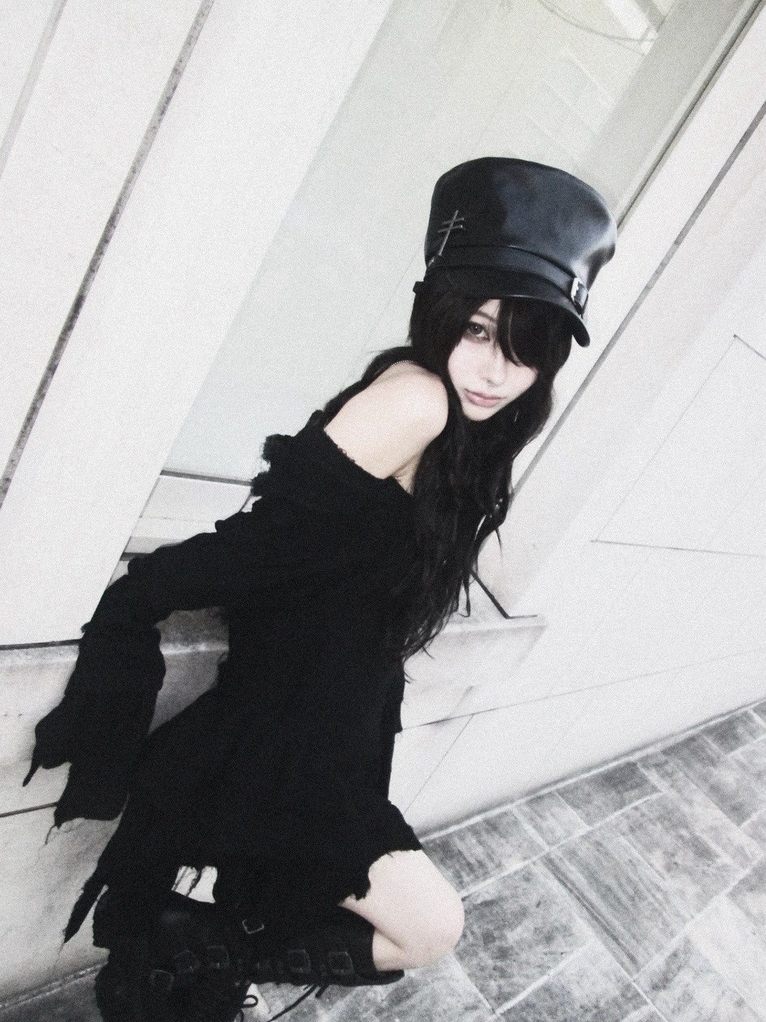 【YIKAI LABORATORY】LORRAINE CROSS SYMBOL LEATHER CAP
