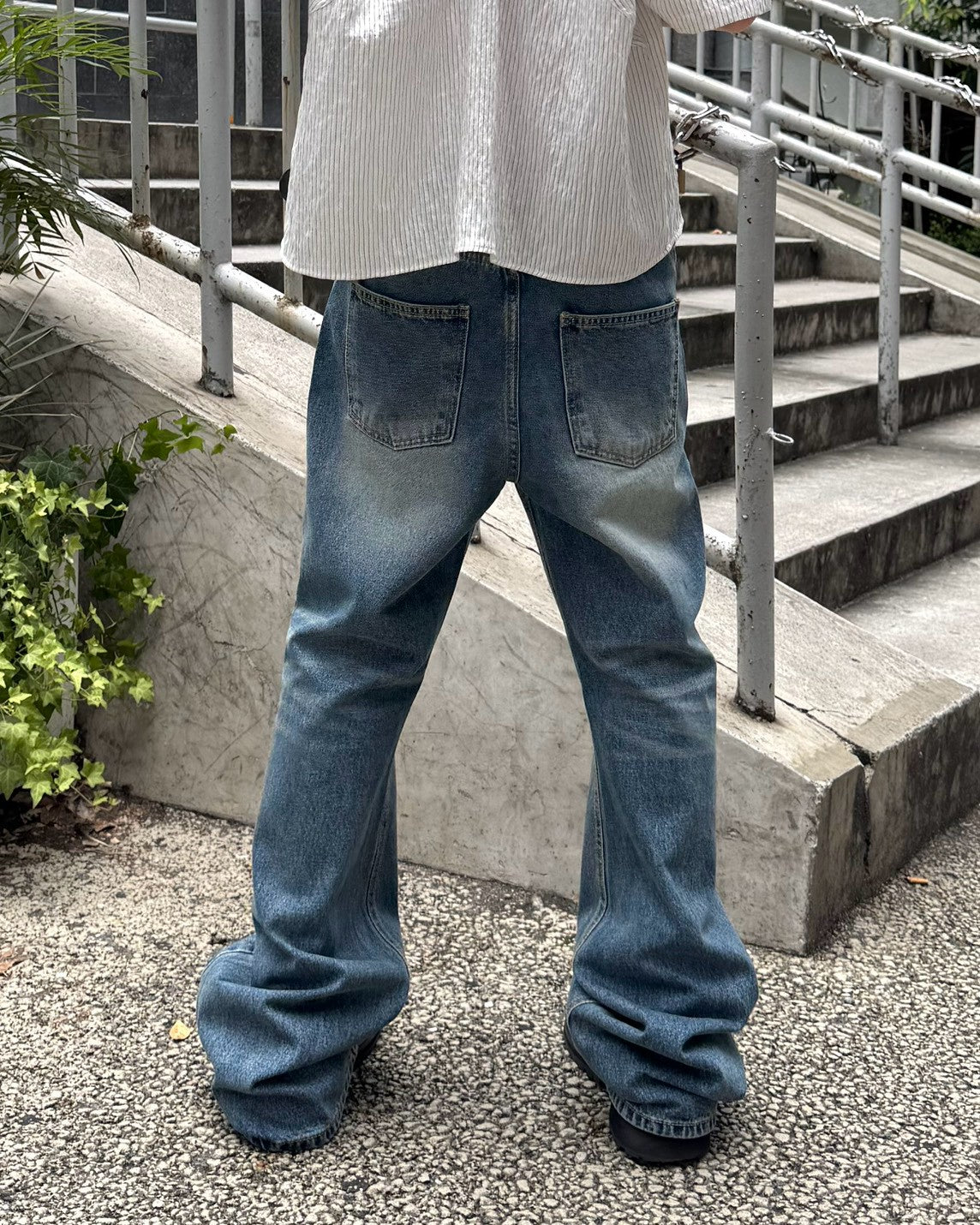 受注制【Chikashitsu +】signature flare denim pants (2color)