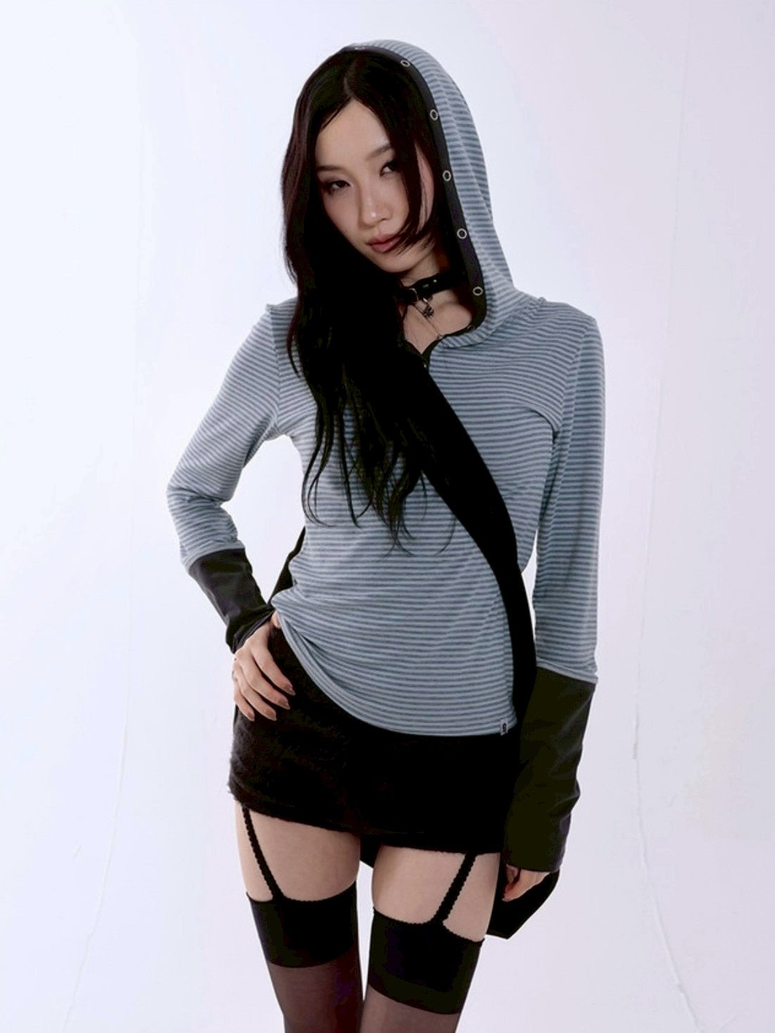 【runningHIGH】STRIPE BUTTON SLIM HOODIE