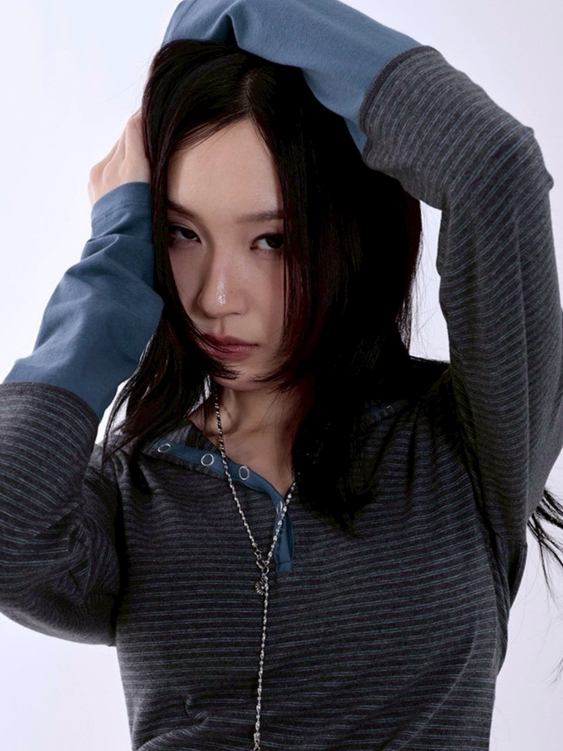 【runningHIGH】STRIPE BUTTON SLIM HOODIE