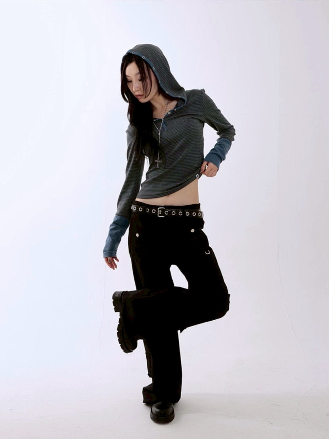 【runningHIGH】STRIPE BUTTON SLIM HOODIE